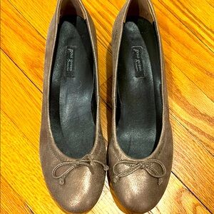 Paul Green Women's Metallic Ballet Flats